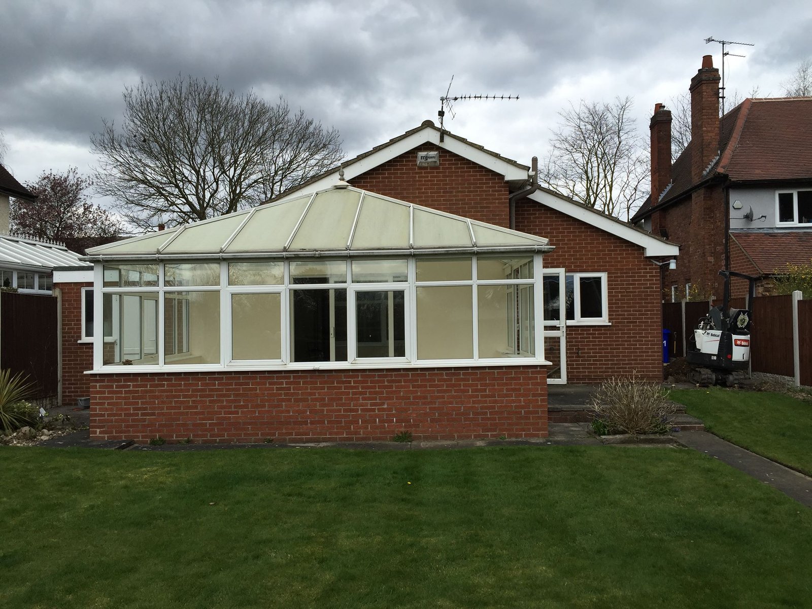 building-a-house-house-extension-design-bungalow-extensions